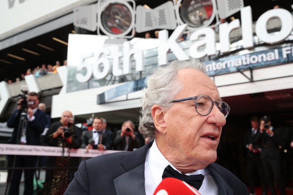 Geoffrey Rush v závěru KVIFF 2022