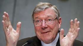 Kardinál George Pell čelí obvinění, že v minulosti sexuálně napadl několik chlapců.