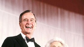 Barbara Bushová se svým manželem, bývalým prezidentem Georgem Bushem