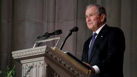 „Naučil mě, co je to být prezidentem, který občanům této země slouží s morální zásadovostí, odvahou a s láskou v srdci,“ řekl o svém otci George Bush mladší (5.12.2018).