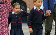 Princ George a princezna Charlotte se nyní jako většina dětí učí doma. Na vině je pandemie koronaviru. Princ George a princezna Charlotte se nyní jako většina dětí učí doma. Na vině je pandemie koronaviru.