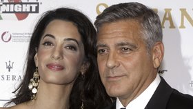 Amal Clooney si udobřuje George! Podívejte se, jaké dárky mu koupila