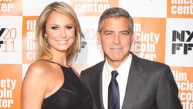 George Clooney poprvé v objetí s krásnou wrestlerkou 