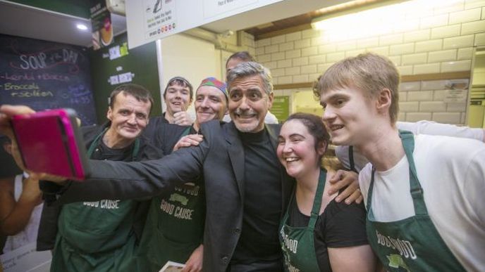 George Clooney ve Skotsku podpořil sociální podnikání