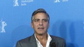 George Clooney se na německý festival vyfešákoval.