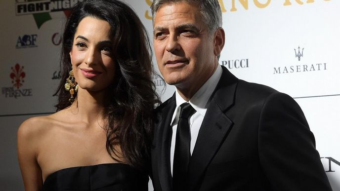 George Clooney se svou snoubenkou Amal Alamuddinovou. George Clooney se svou snoubenkou Amal Alamuddinovou.