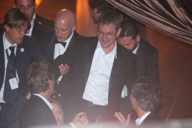 V dobré náladě opouštěl večírek i herec Matt Damon, kamarád George Clooneyho.