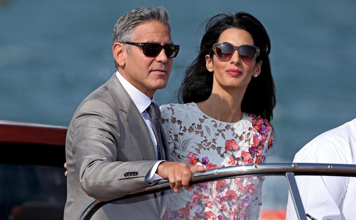 První snímky po svatbě Clooneyho s právničkou.