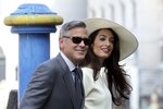 Clooney a krásná právnička stvrdili svůj svazek civilním obřadem.