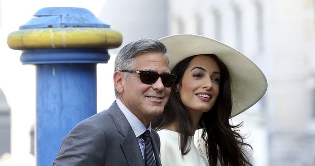 Clooney a krásná právnička si pořídili hrabství v Anglii.