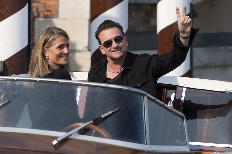 Do Benátek již přijel i zpěvák U2 Bono Vox.