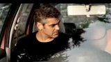Nadšený řidič George Clooney: Ve dveřích auta si zlomil ruku