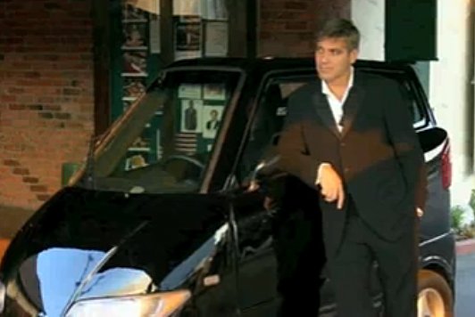 George Clooney a jeho elektromobil Tango