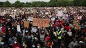 Protesty vyvolané násilnou smrtí černocha George Floyda propukly i v Londýně