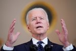 Americký prezident Joe Biden dnes označil verdikt poroty nad bývalým minneapoliským policistou Derekem Chauvinem za velký krok kupředu.