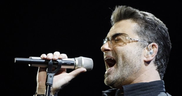 George Michael je skvělý zpěvák, ale za volantem mu to nejde.