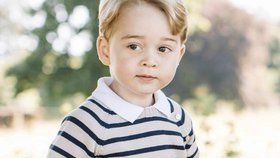 Princ George pár dnů před svými třetími narozeninami