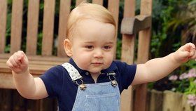 První narozeninové foto zveřejněno! Prince George slaví 1. rok