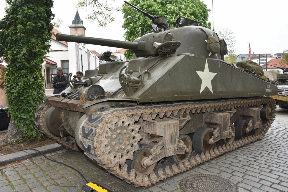 Jediný pojízdný tank Sherman na Slavnostech svobody 2022 v Plzni. To ještě něměl jméno.