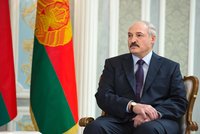 Neotřesitelný Lukašenko se udržel na „trůnu“. Popáté vyhrál volby