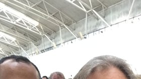 Se členem turecké delegace si Depardieu udělal selfie na letišti v Pchjongjangu.
