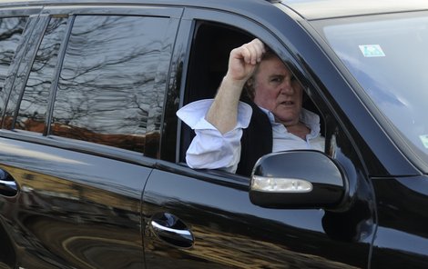 Depardieu přijíždí do kláštera v Chotěšově.