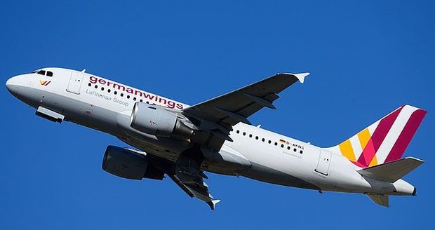 Po zřícení letadla Germanwings Němci požadují možnost ovládat letadla ze země.