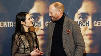 Ten nácek z Gerty Schnirch: „Takové role nerostou na stromech,“ vzpomíná Johann von Bülow s vděčností Ten nácek z Gerty Schnirch: „Takové role nerostou na stromech,“ vzpomíná Johann von Bülow s vděčností