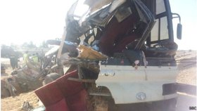 Děsivá nehoda autobusu: 53 mrtvých, desítky zraněných