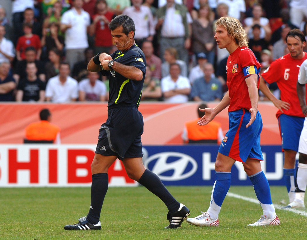 Pavel Nedvěd se spoluhráči na MS 2006 soubjoj s Ghanou nezvládli