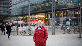 Učitelka Gharam mohla jako jediná z dvanácti sourozenců odejít do Evropy. Nemá totiž žádné děti ani manžela.