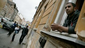 Romové jsou na úřadech ve výhodě, myslí si většina Čechů