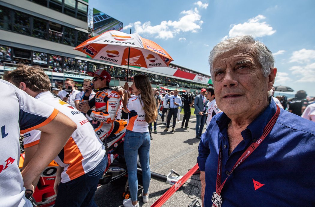 Začátek června 2019 a Agostini v Mugellu před startem závodu MotoGP