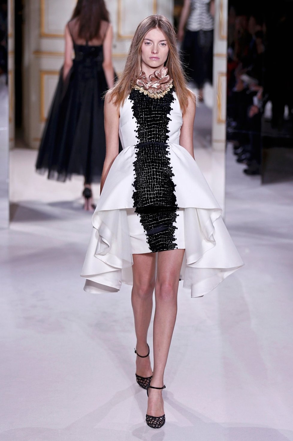 Giambattista Valli haute couture, jaro 2013.