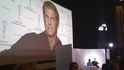 Mel Gibson s Markem Ebenem při natáčení pořadu Na plovárně