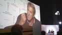 Mel Gibson s Markem Ebenem při natáčení pořadu Na plovárně
