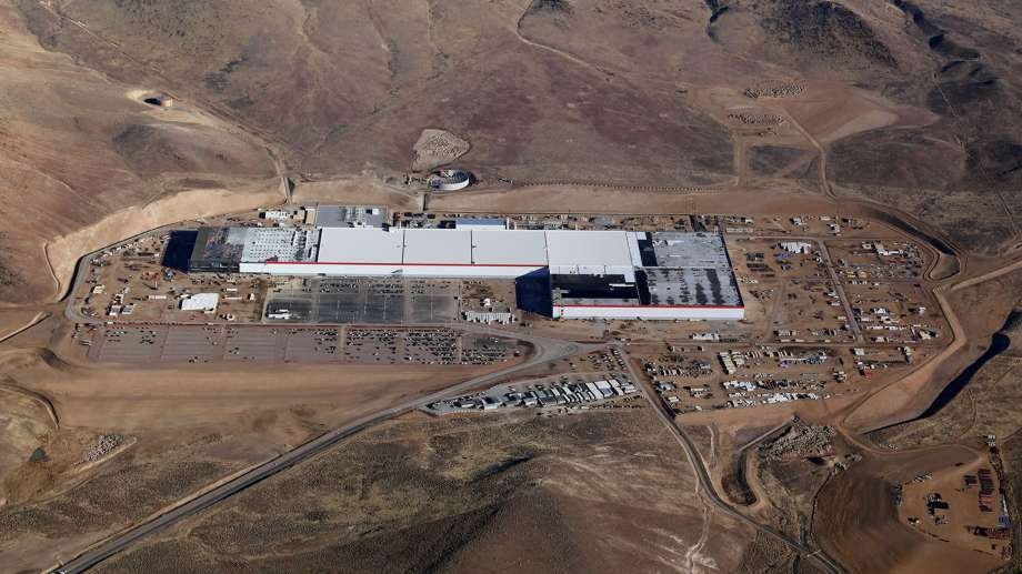 Až bude továrna v Nevadě dokončená, půjde o největší budovu světa