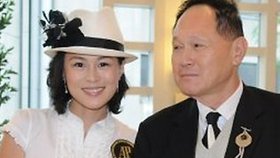 Otec Gigi, miliardář Cecil Chao, nemůže překousnout sexuální orientaci své dcery