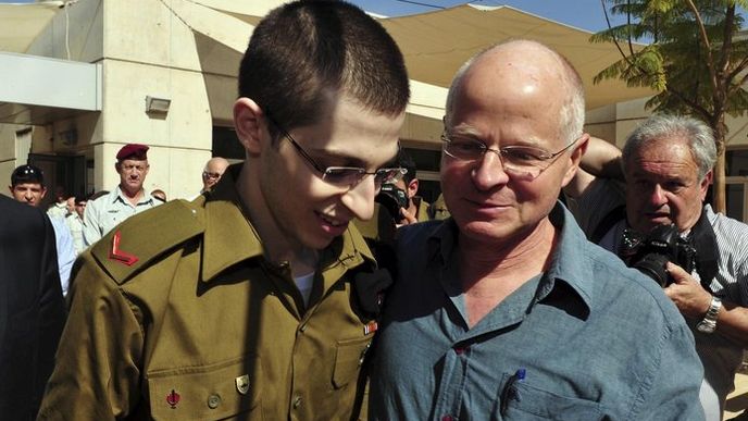 Gilad Šalit se svým otcem