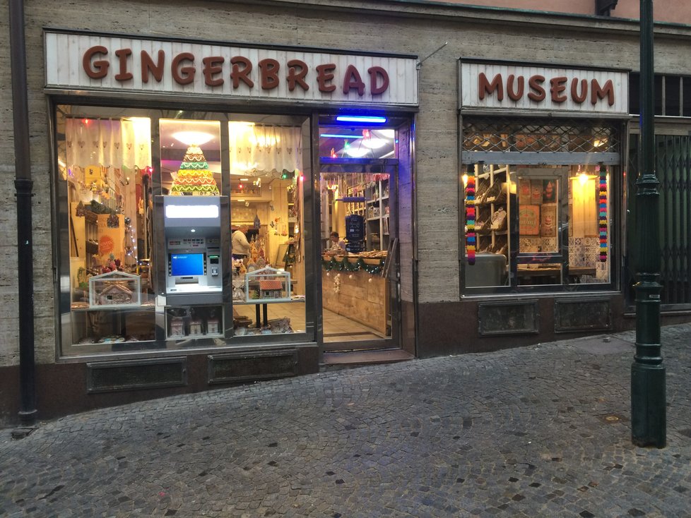 Gingerbread museum, ve kterém peče perníčky Hanka, je k nalezení v Nerudově ulici.