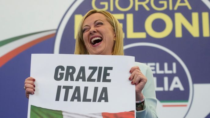 "Díky, Itálie," slavila Giorgia Meloniová.