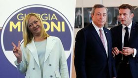 Vítězka italských voleb Giorgia Meloniová. Vpravo Mario Draghi a Emmanuel Macron v Praze