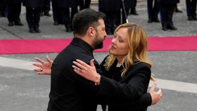 Ukrajinský prezident Volodymyr Zelenskyj a italská premiérka Giorgia Meloniová (9.12.2025)