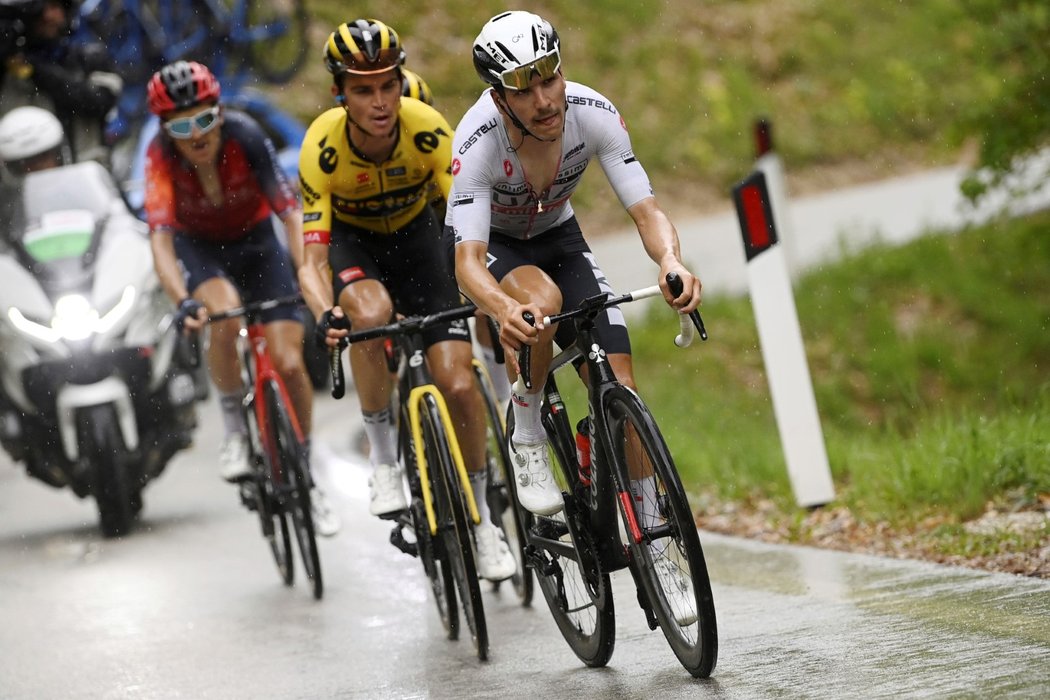 Joao Almeida triumfoval v 16. etapě Gira, Geraint Thomas skončil druhý a vrátil se do čela průběžného pořadí