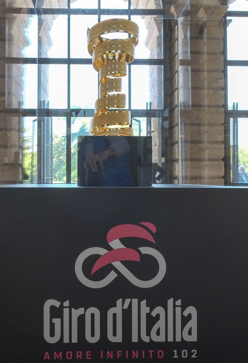 Trofej 102. ročníku Giro d&#39;Italia