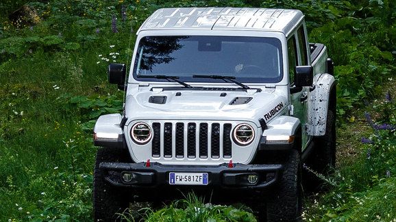 Jeepy Wrangler a Gladiator mohou nově dostat odolné čelní sklo Gorilla Glass