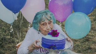 Rozverná babička je hitem internetu. Neuvěříte, jak slavila 98. narozeniny Rozverná babička je hitem internetu. Neuvěříte, jak slavila 98. narozeniny