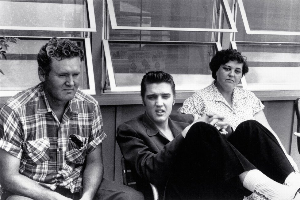 Rodiče Gladys Presley, Vernon Presley a mladý Elvis