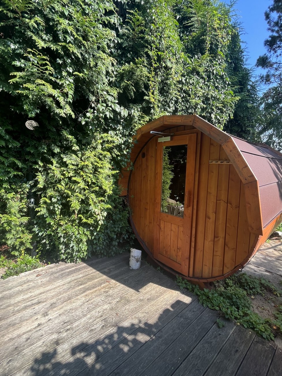 Venkovní sauna je hostům k dispozici.