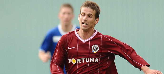 Sparťanský fotbalista Petr Glaser v dresu rezervy.